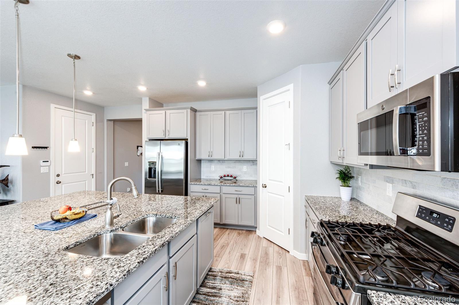 8424 Bijou Creek Ave, Littleton, CO 80125 photo