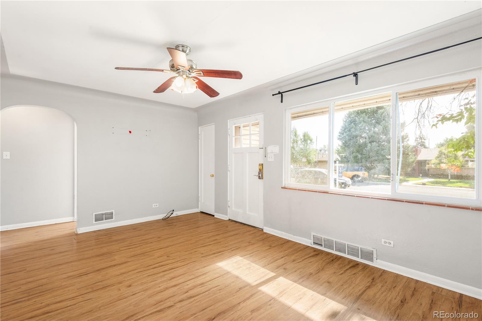 985 Xavier St, Denver, CO 80204 photo