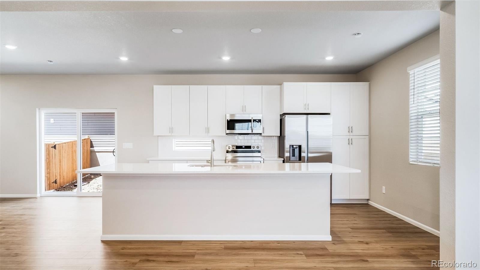 10152 Salem Ct, Commerce City, CO 80022 photo