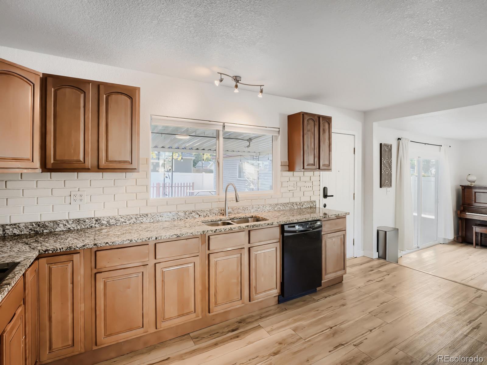 5533 Raritan Way, Denver, CO 80221 photo