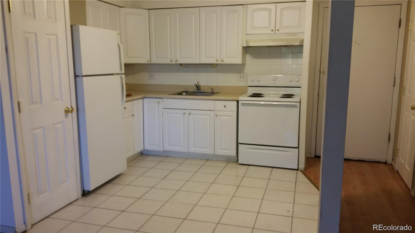 1304 S Parker Rd #240, Denver, CO 80231 photo