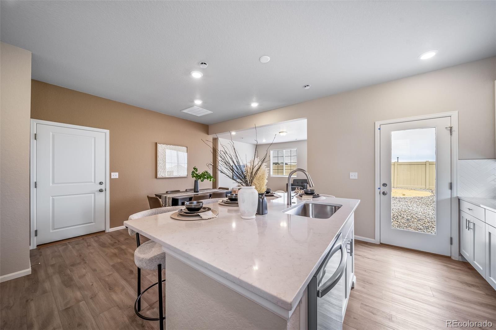 10124 Salem Ct, Commerce City, CO 80022 photo
