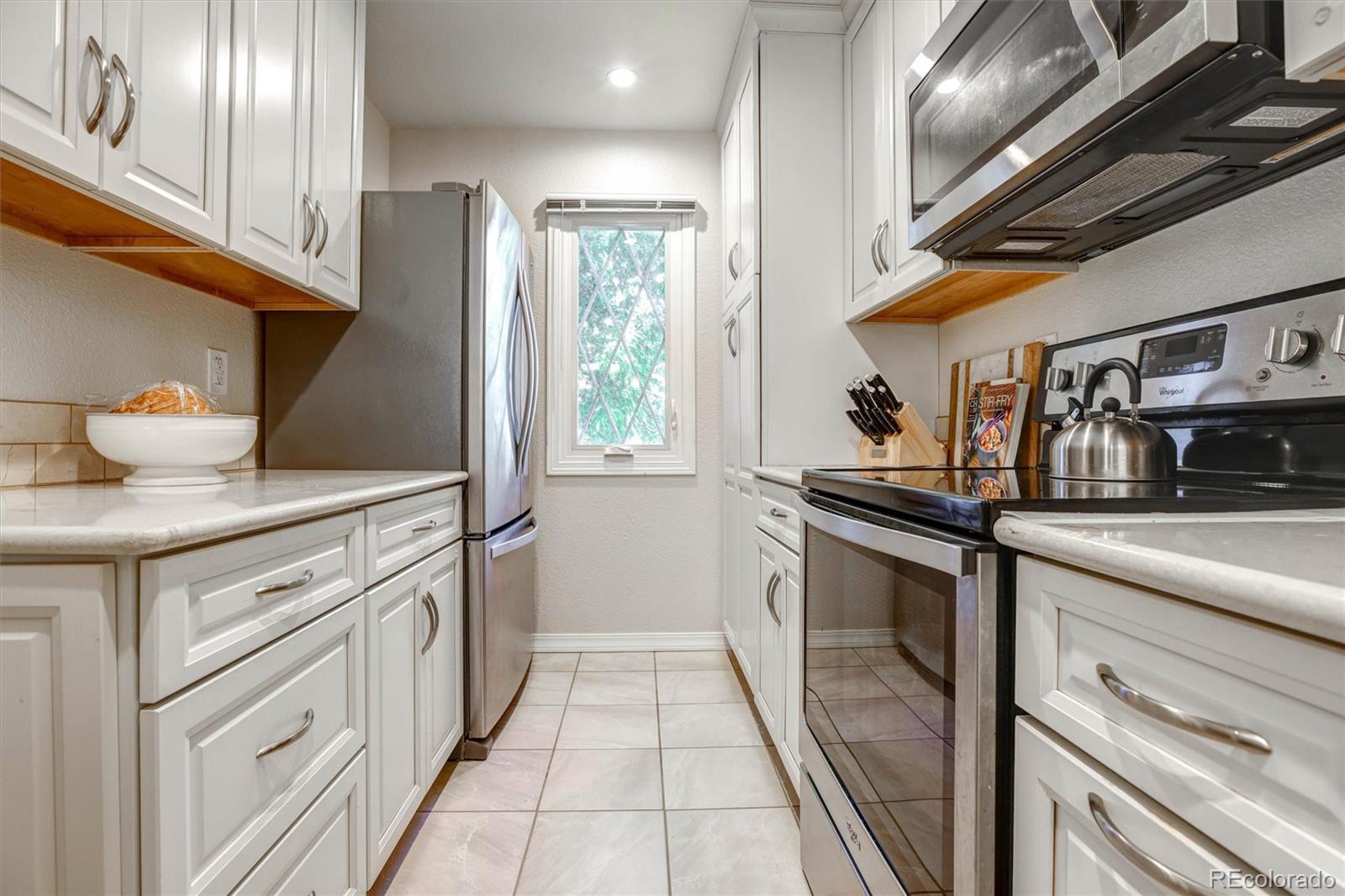 8210 S Fillmore Cir, Centennial, CO 80122 photo