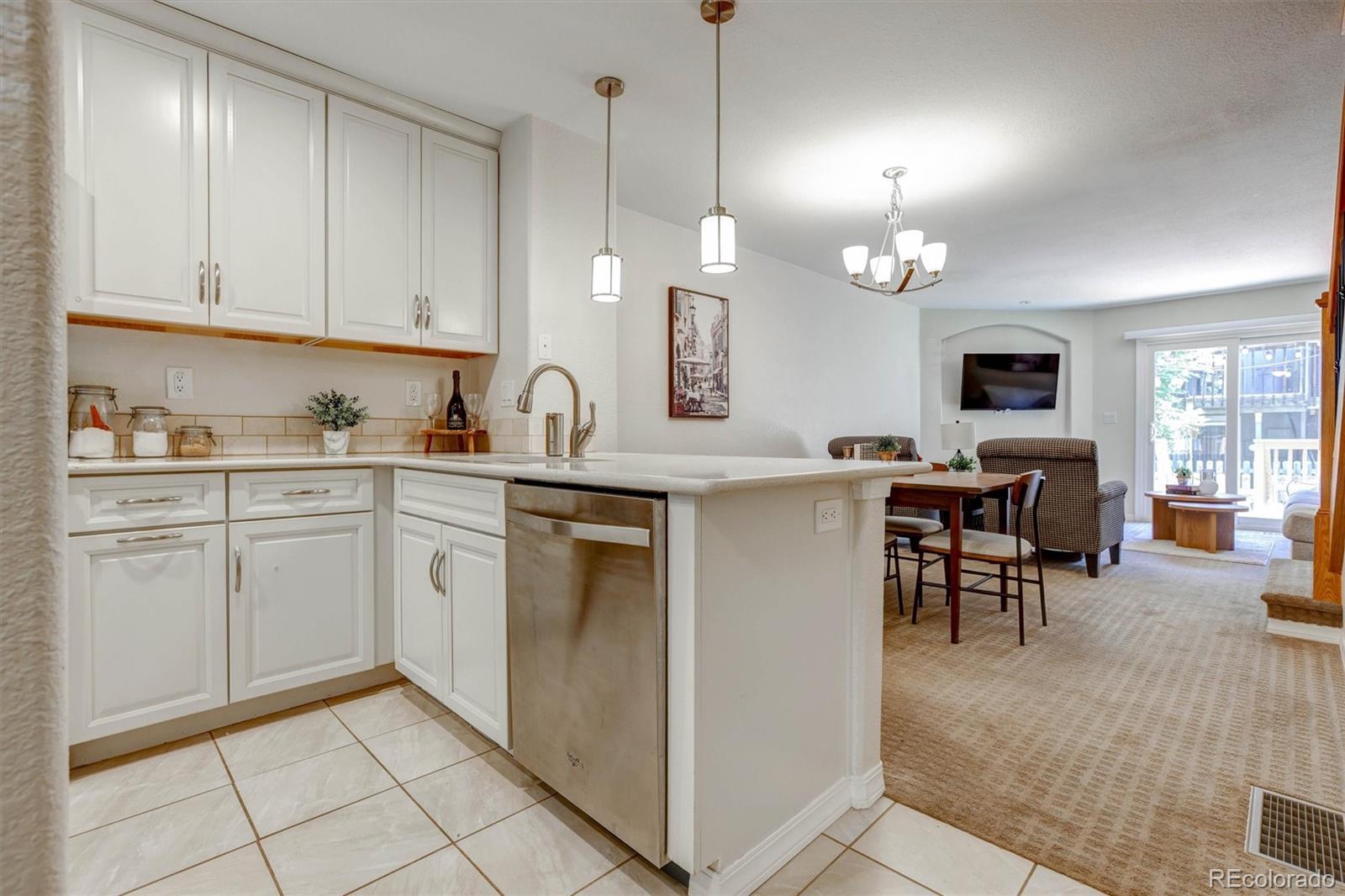 8210 S Fillmore Cir, Centennial, CO 80122 photo