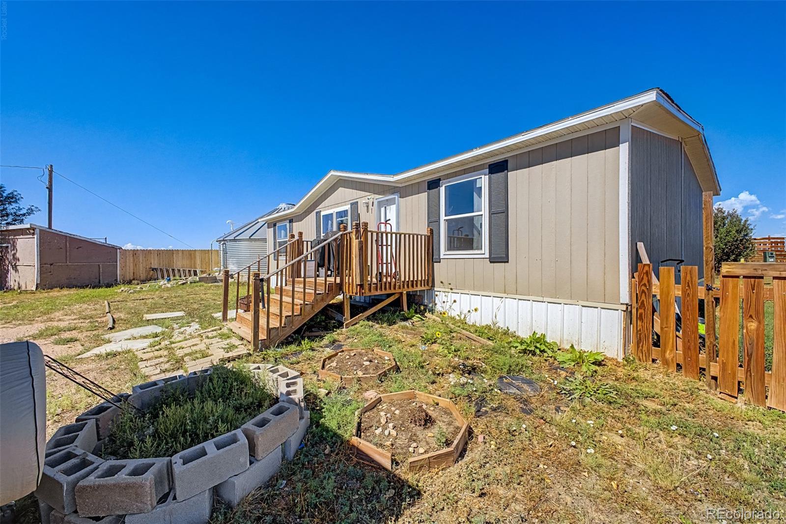75 Curtis Rd, Colorado Springs, CO 80930