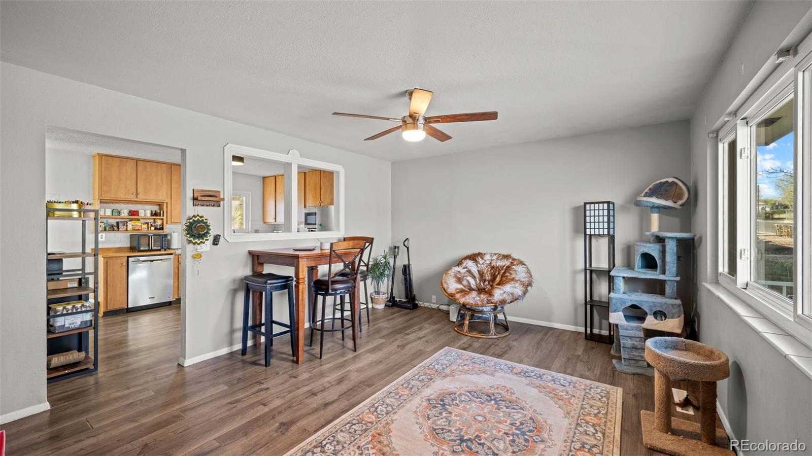 946 Hutchinson Dr, Colorado Springs, CO 80910 photo