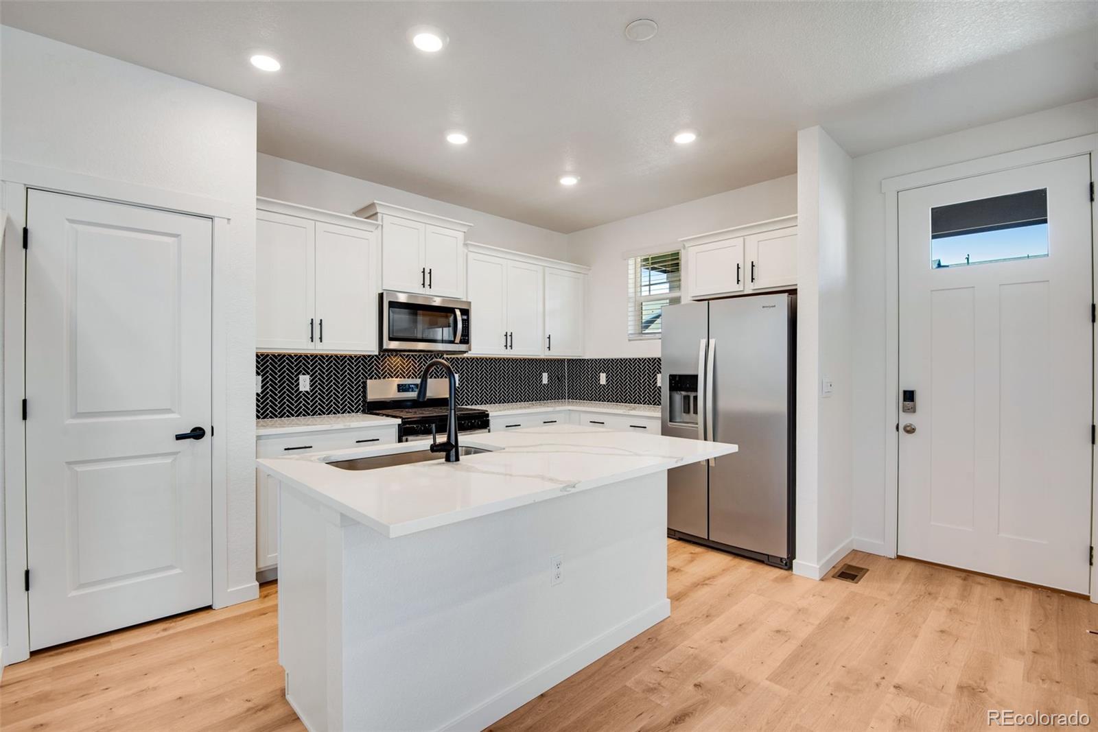 22614 E 6 Pl, Aurora, CO 80018 photo