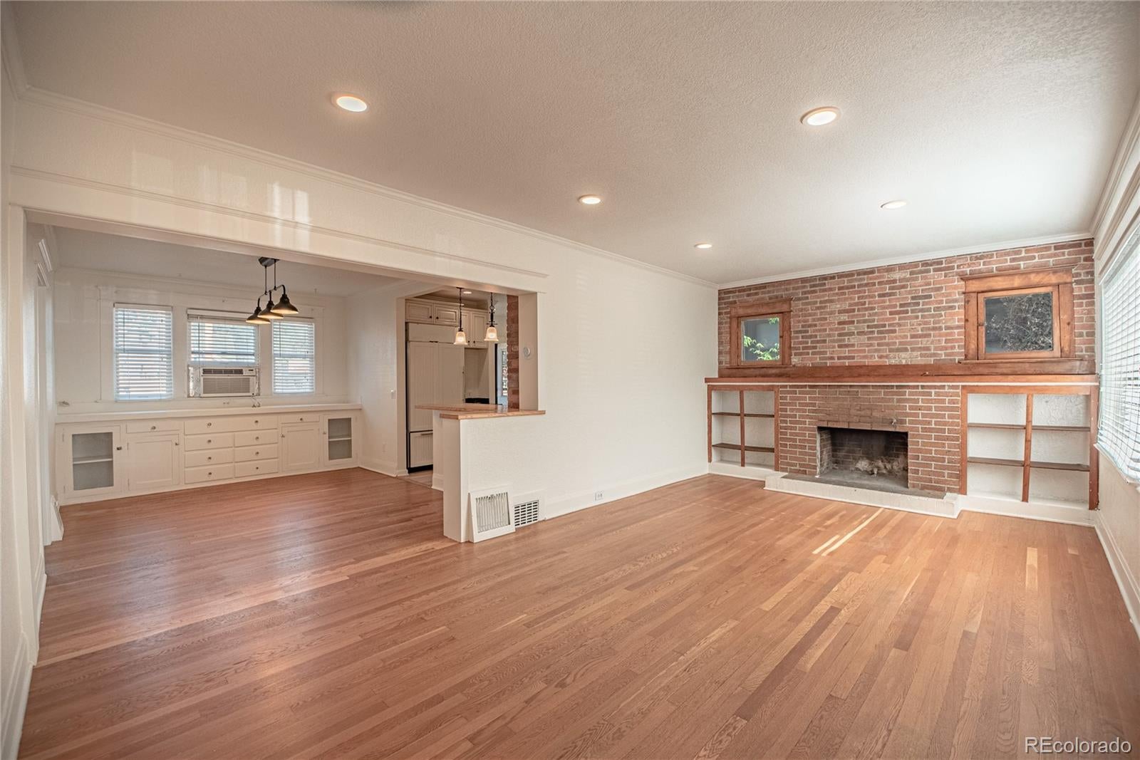 612 Harrison St, Denver, CO 80206 photo