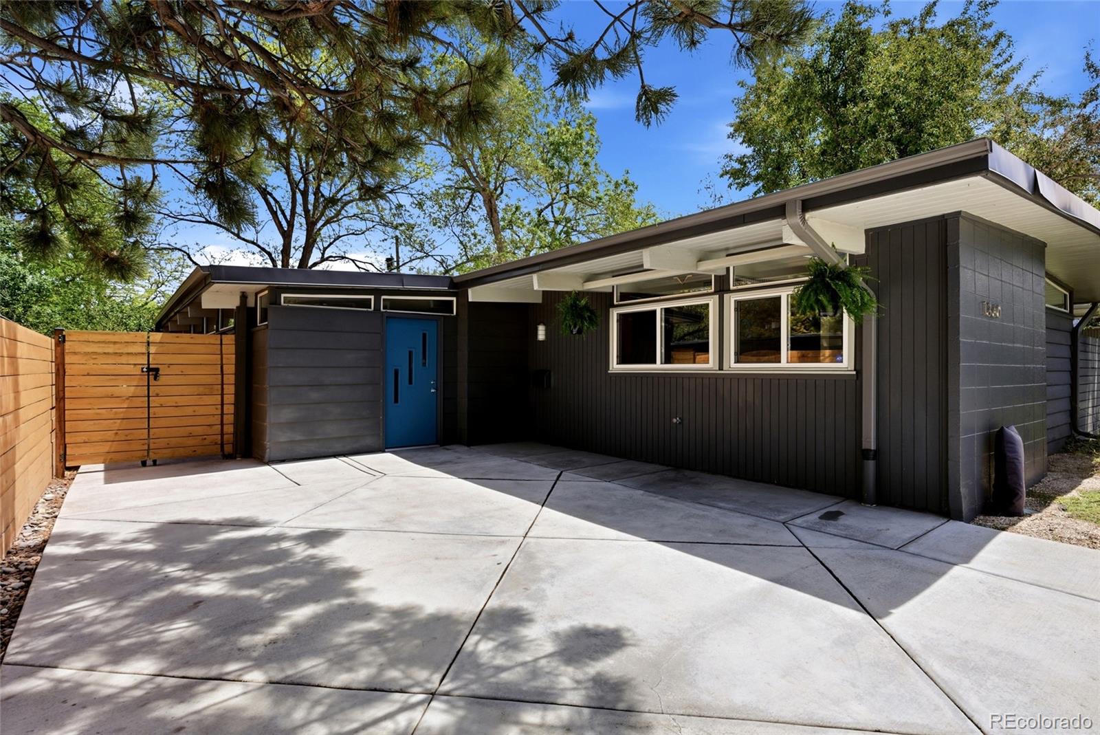 1360 S Dahlia St, Denver, CO 80222 photo