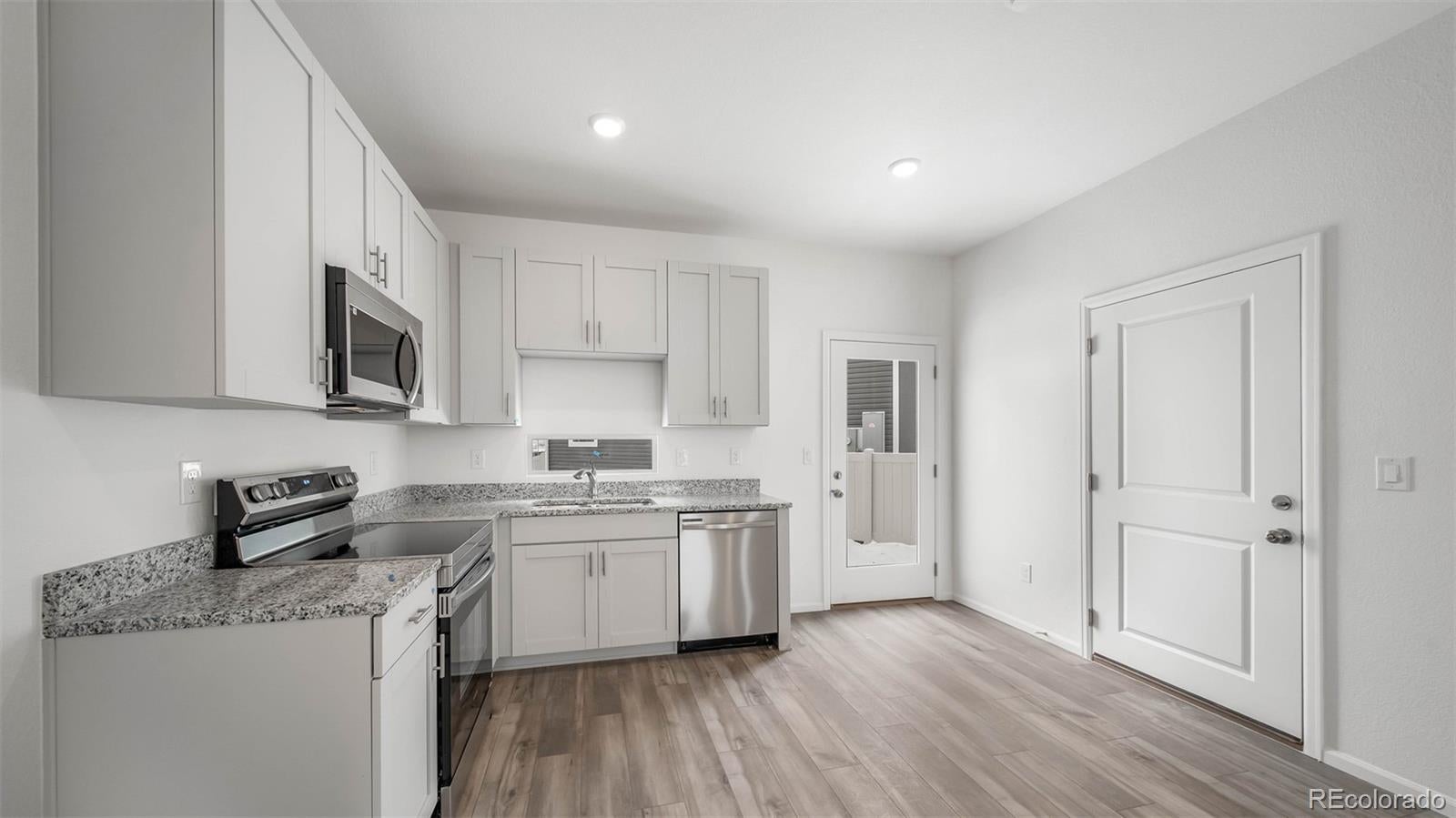 12562 E 100 Ave, Commerce City, CO 80022 photo