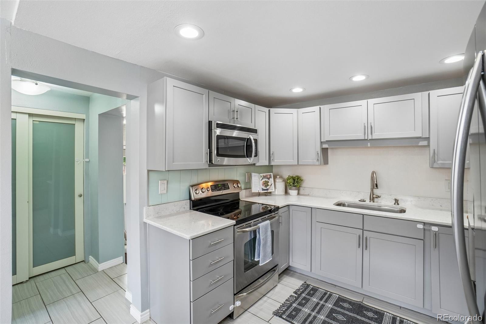 5530 Holland Dr, Arvada, CO 80002 photo