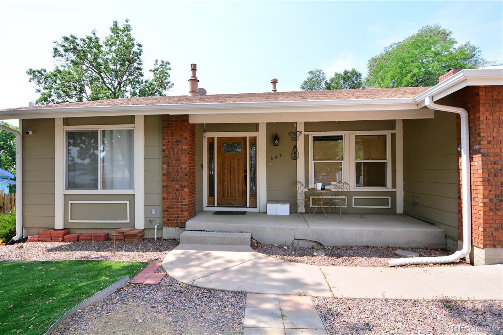 647 Red Cliff Rd, Colorado Springs, CO 80906 photo