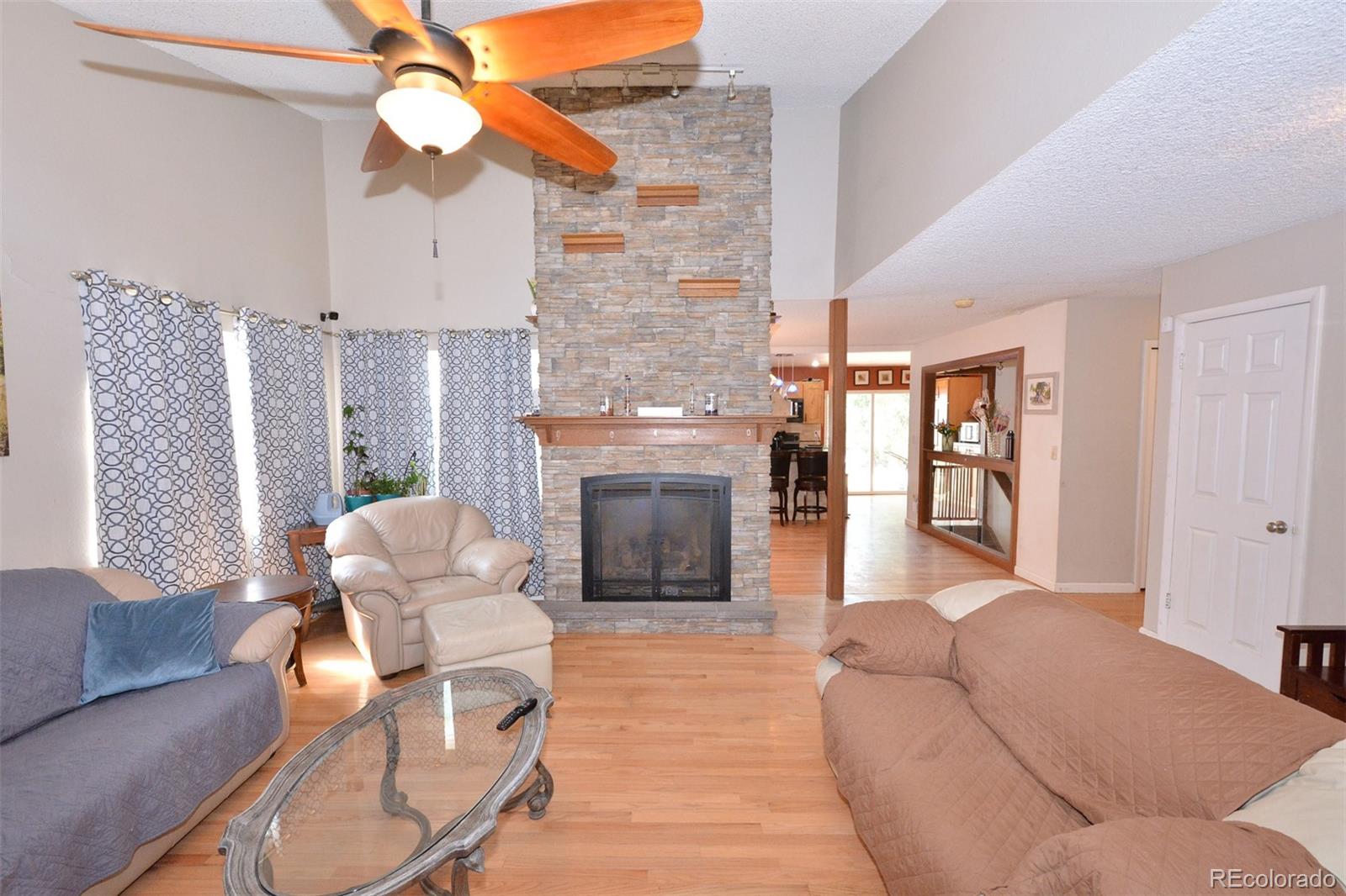647 Red Cliff Rd, Colorado Springs, CO 80906 photo