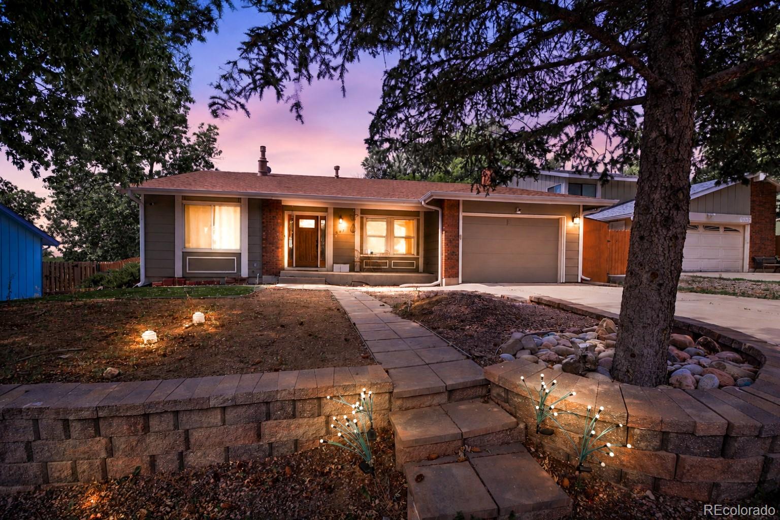 647 Red Cliff Rd, Colorado Springs, CO 80906 photo