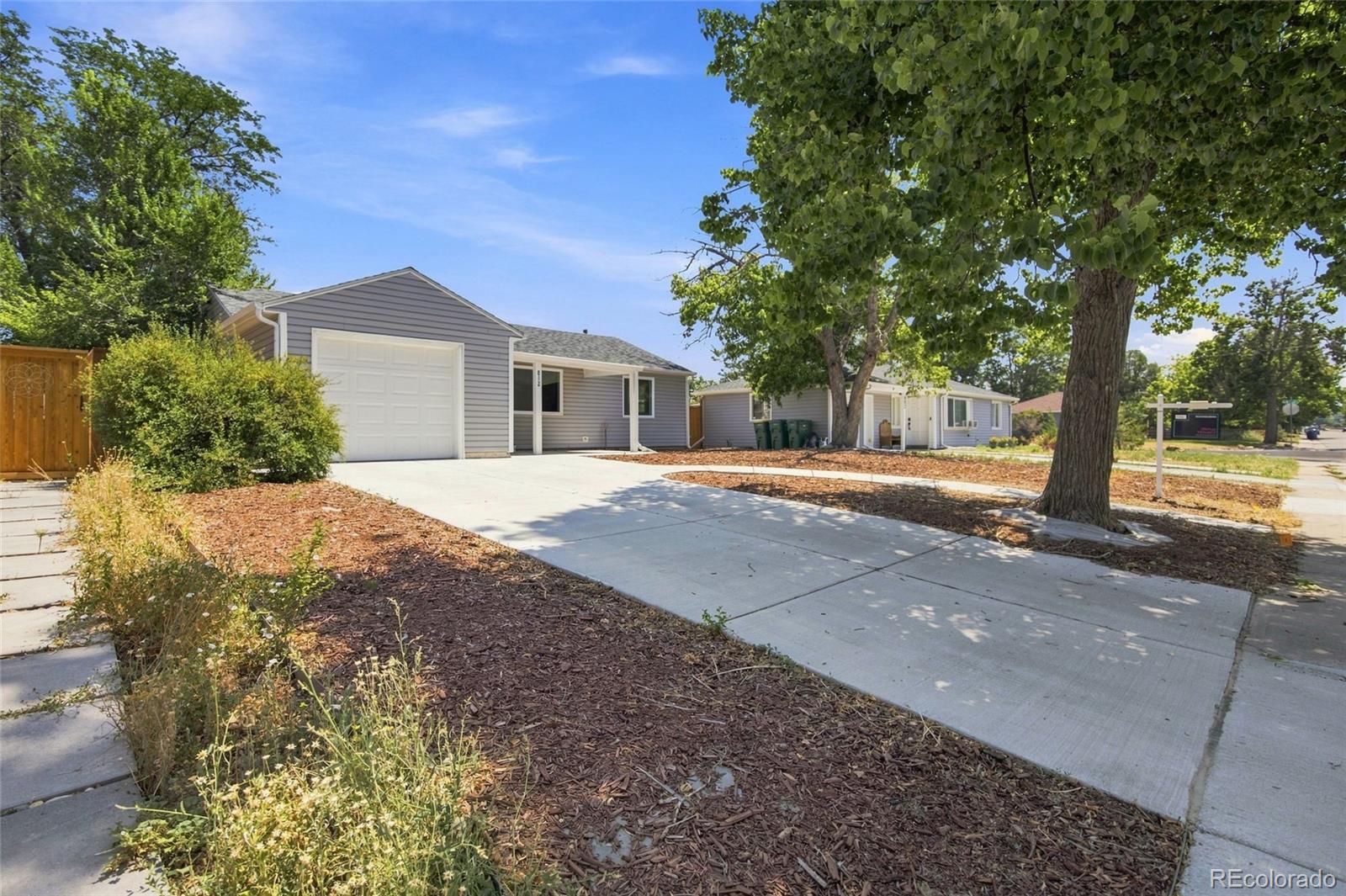 812 Geneva St, Aurora, CO 80010 photo
