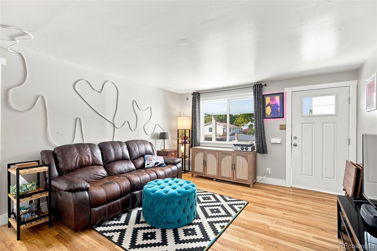 812 Geneva St, Aurora, CO 80010 photo