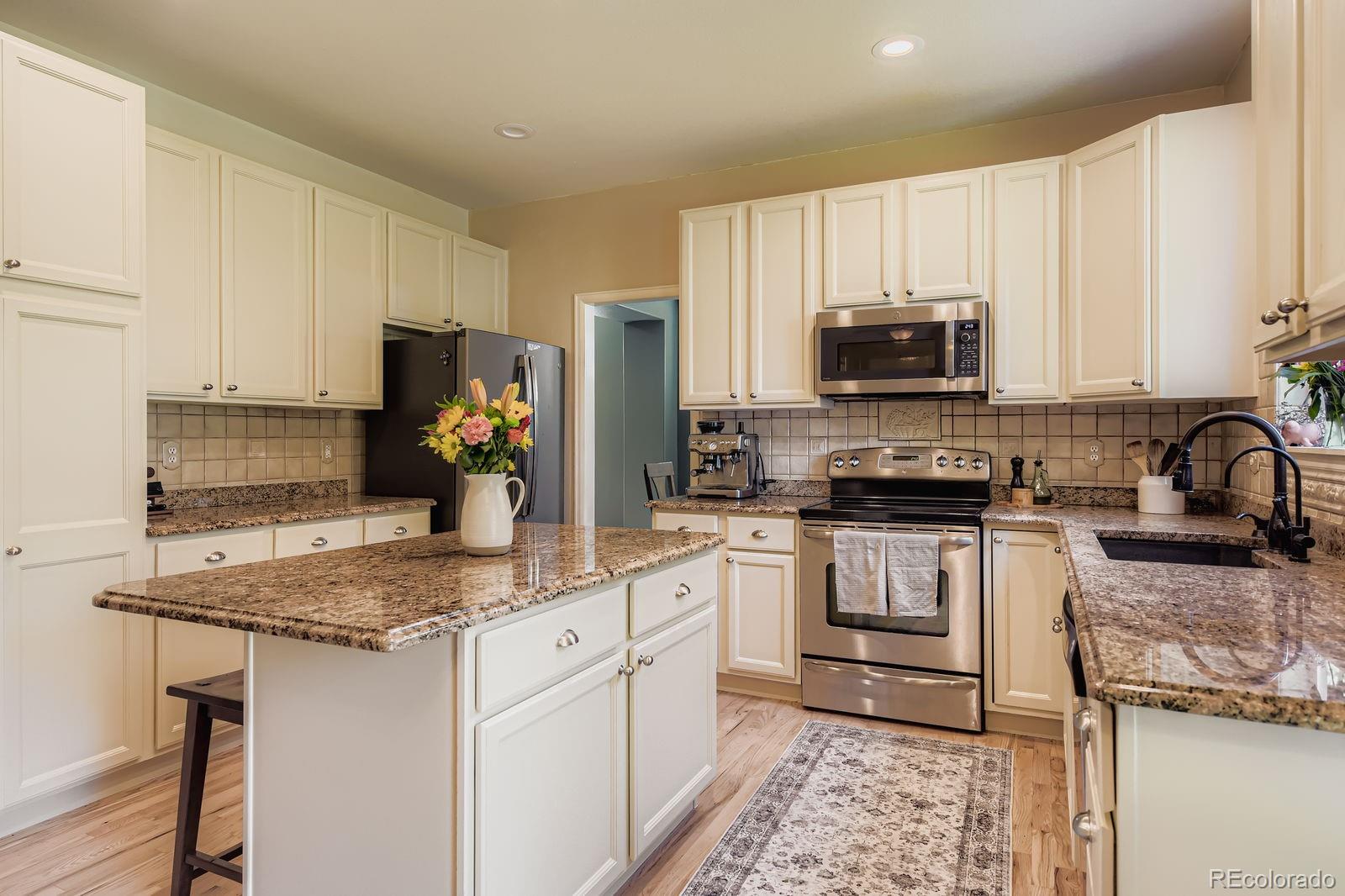 1807 Spring Water Ln, Highlands Ranch, CO 80129 photo