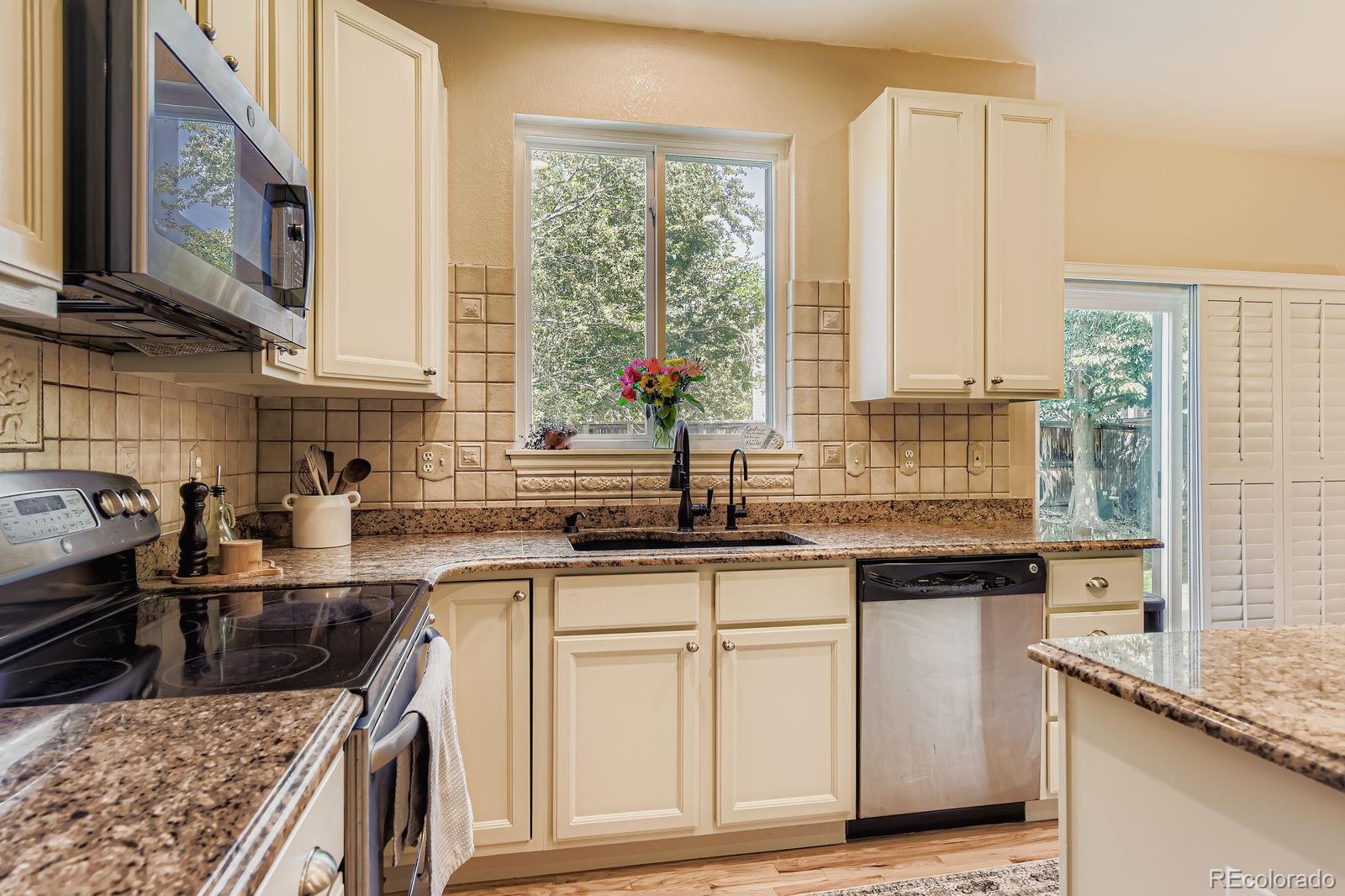 1807 Spring Water Ln, Highlands Ranch, CO 80129 photo