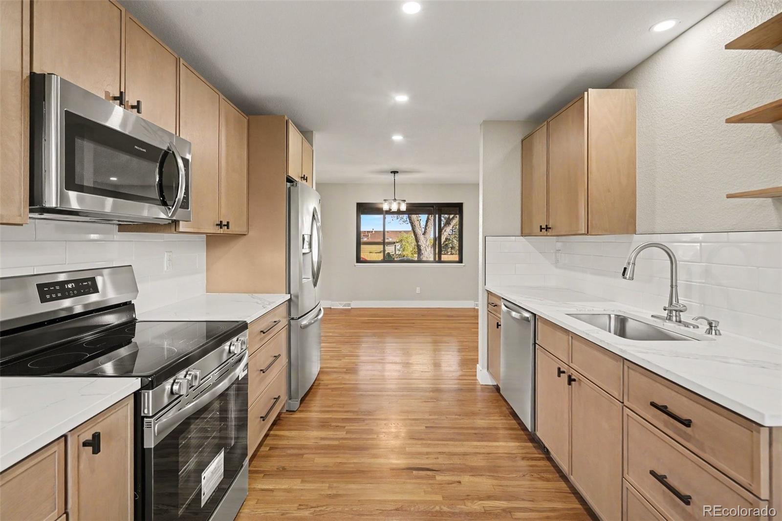 559 Elbert Way, Denver, CO 80221 photo