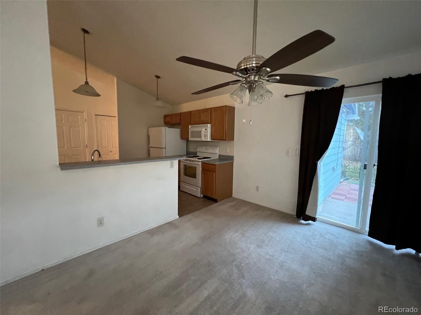5184 S Liverpool Way, Aurora, CO 80015 photo