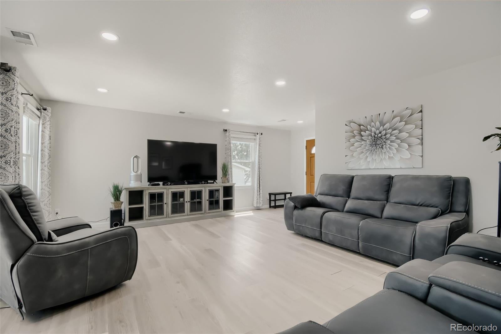 7850 Patricia Dr, Denver, CO 80229 photo