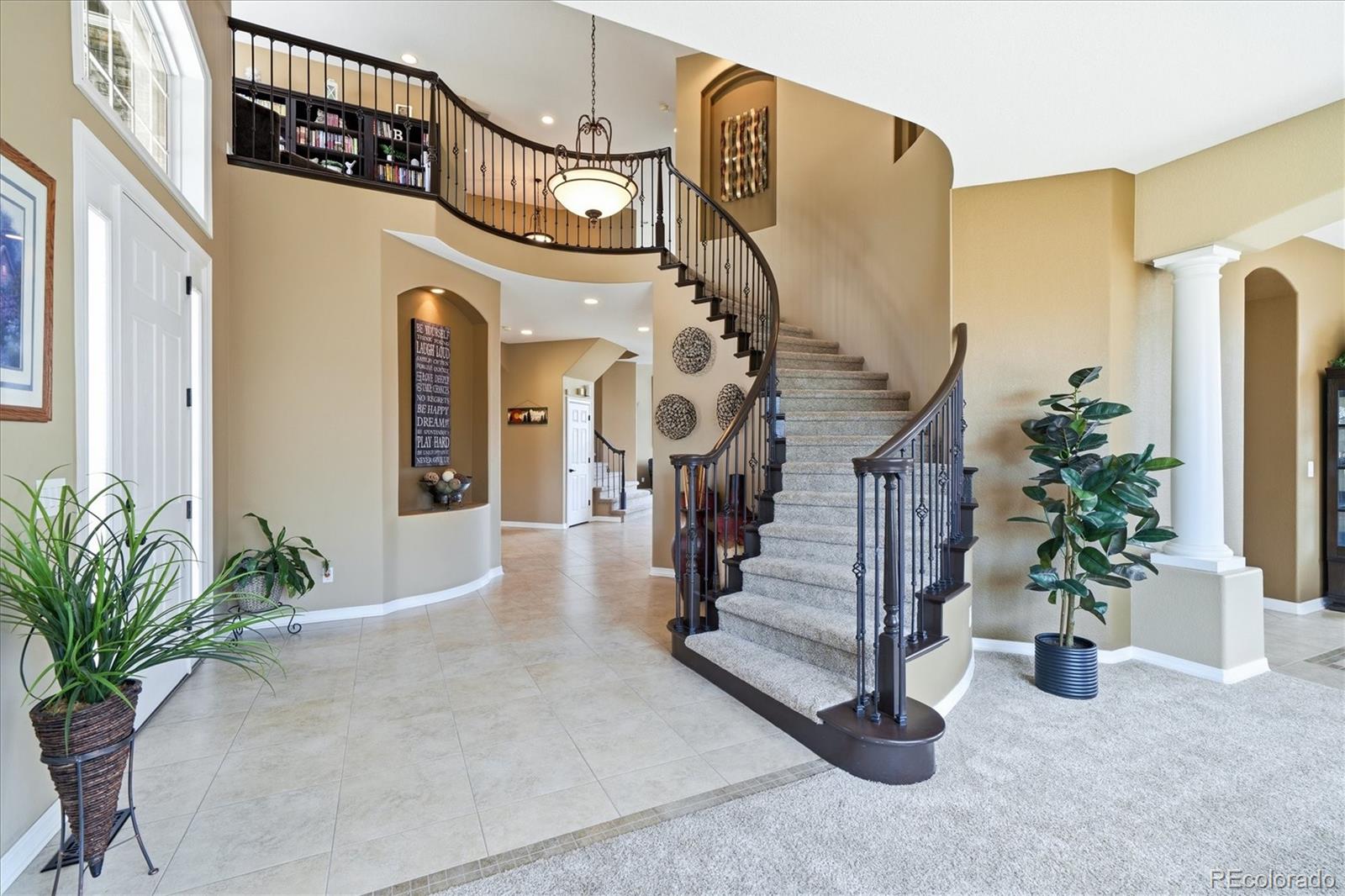 6558 S Riviera Way, Aurora, CO 80016 photo