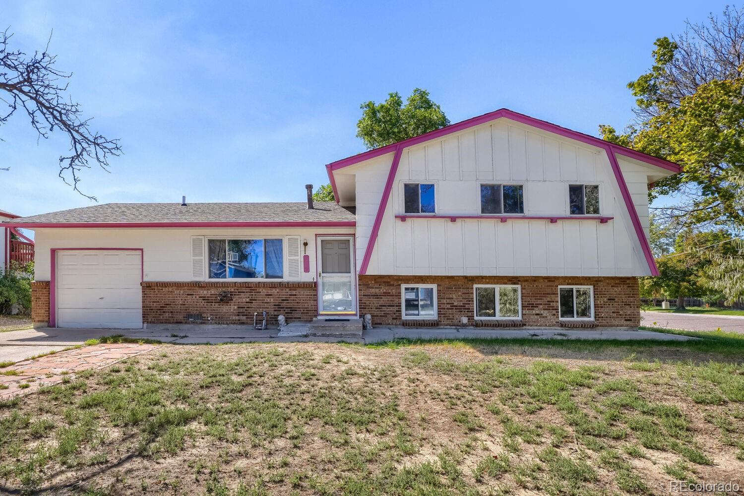 419 Lima Cir, Aurora, CO 80012