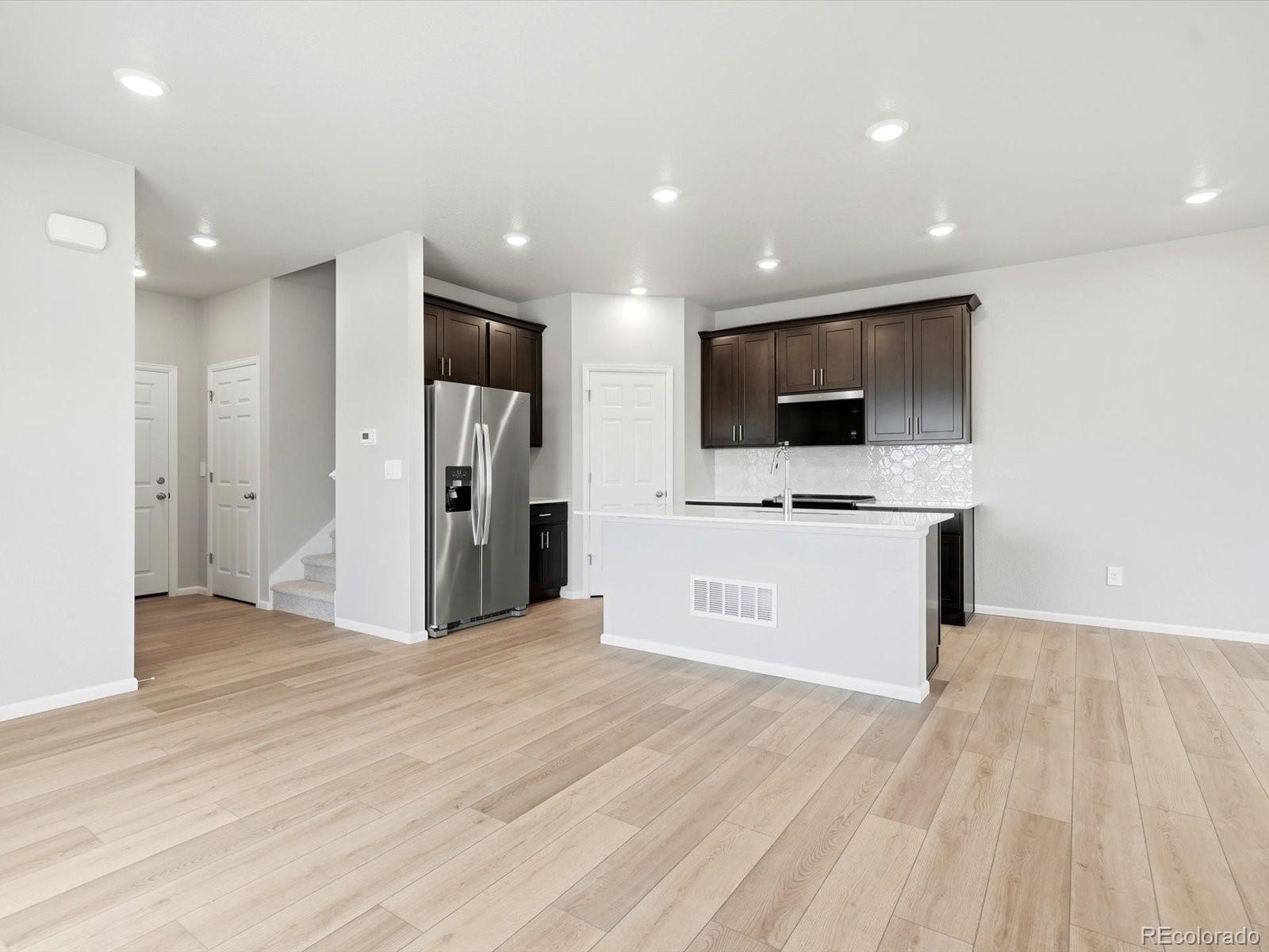 2197 E 164 Ave, Thornton, CO 80602 photo