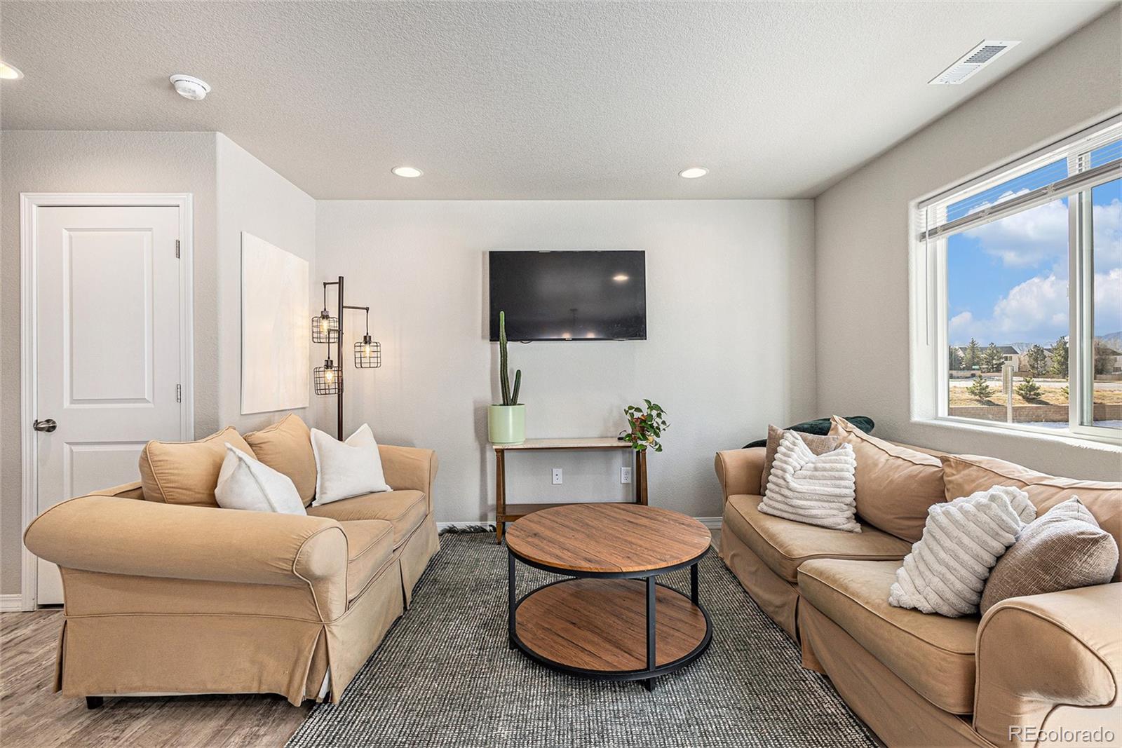 2940 Magic Carpet Loop, Colorado Springs, CO 80916 photo
