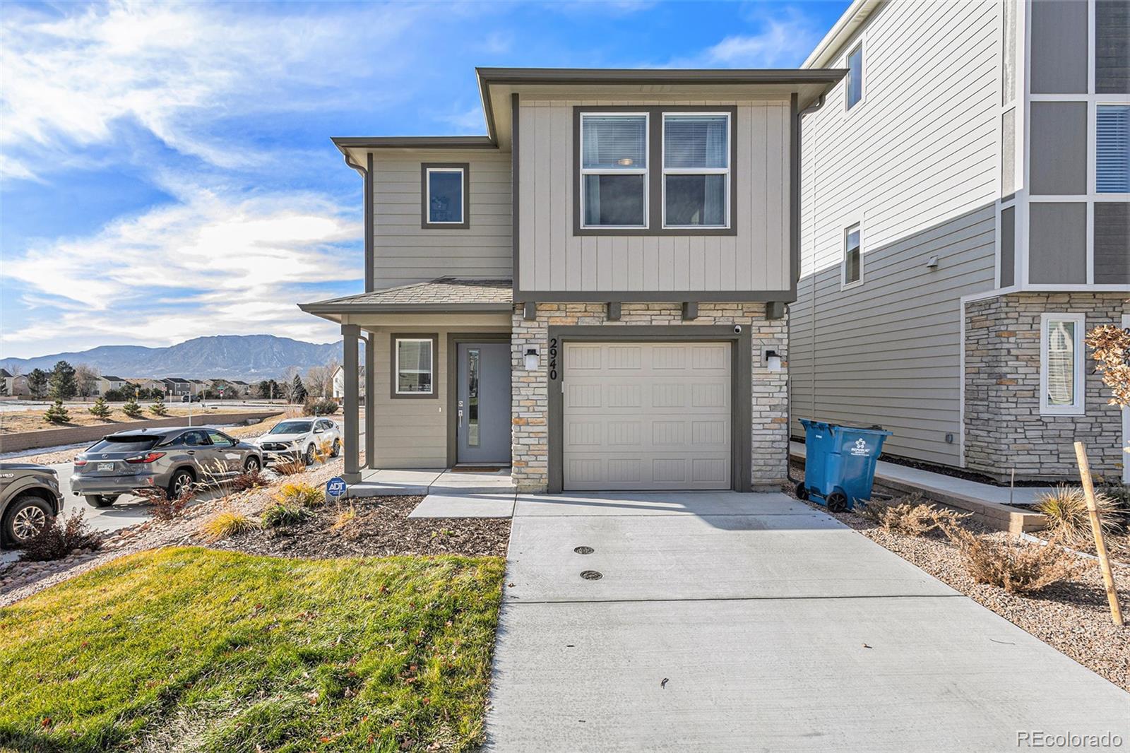 2940 Magic Carpet Loop, Colorado Springs, CO 80916 photo