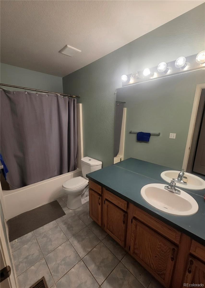 14574 Andrews Dr, Denver, CO 80239 photo