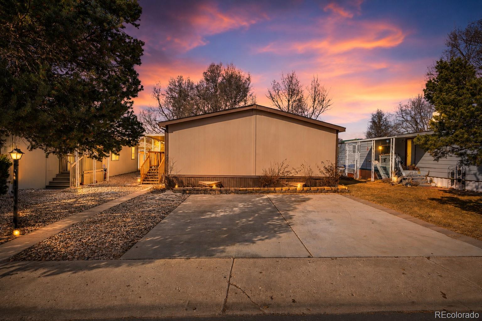 1095 Western Dr, Colorado Springs, CO 80915