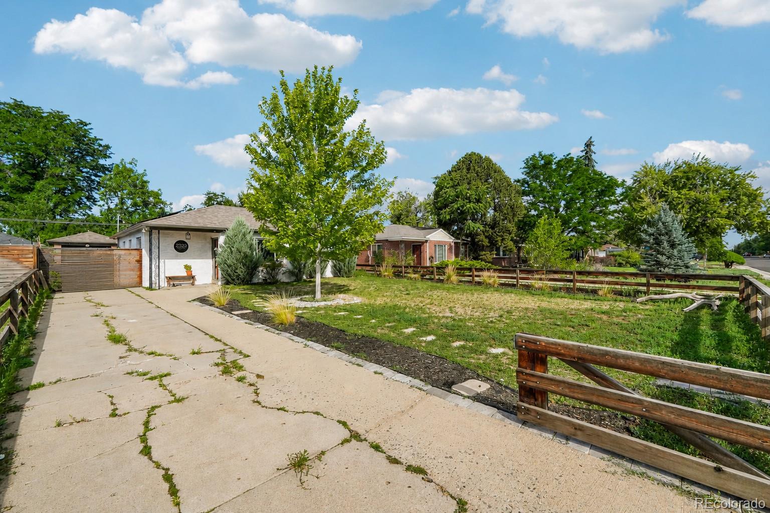 2323 Oneida St, Denver, CO 80207 photo