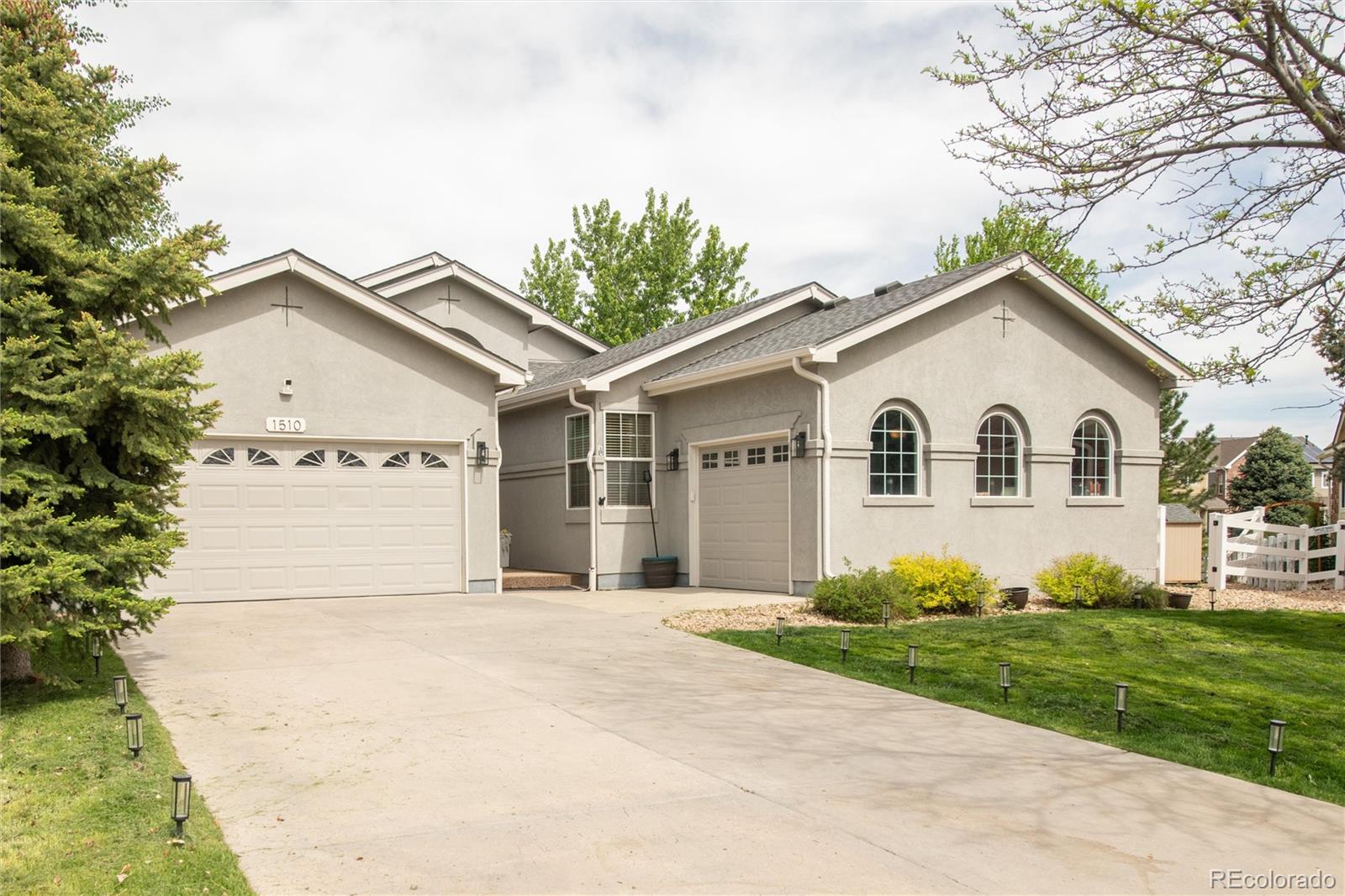 1510 S De Gaulle Cir, Aurora, CO 80018 photo