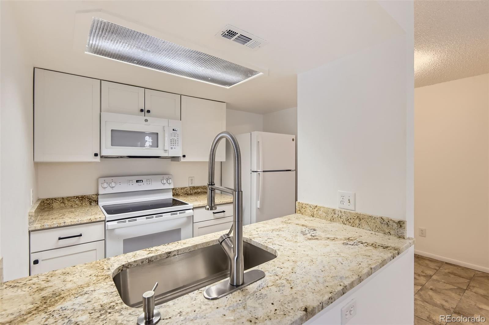 6475 S Dayton St #102, Englewood, CO 80111 photo
