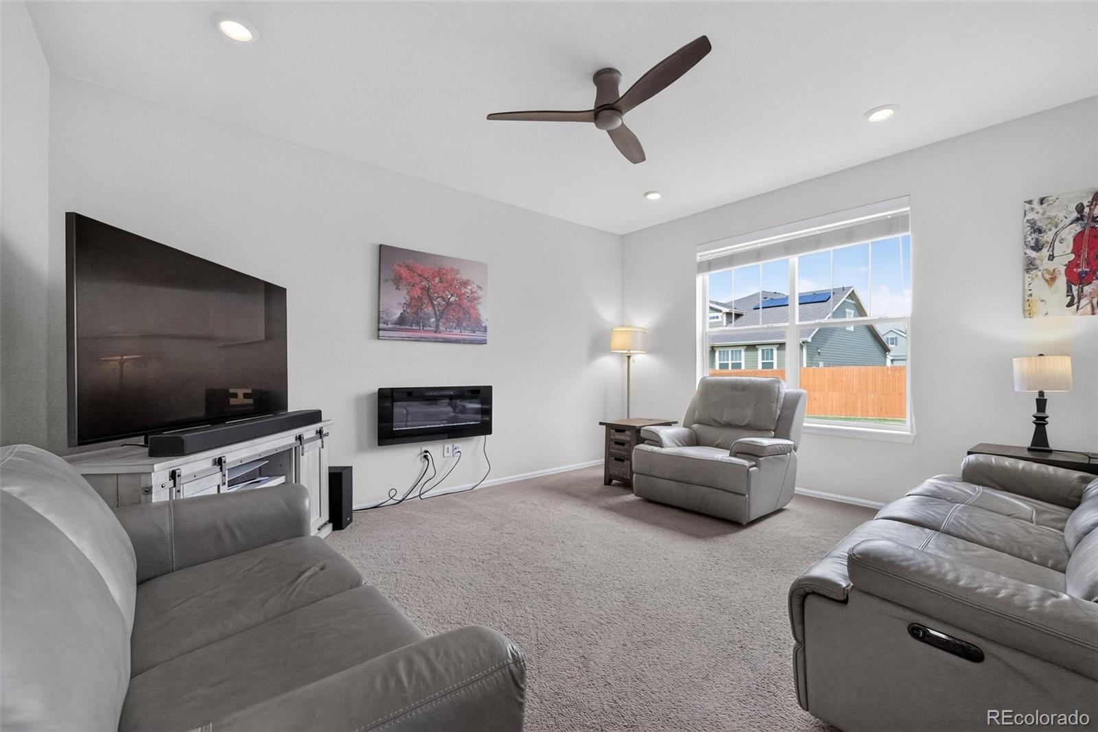 16068 Elizabeth St, Thornton, CO 80602 photo