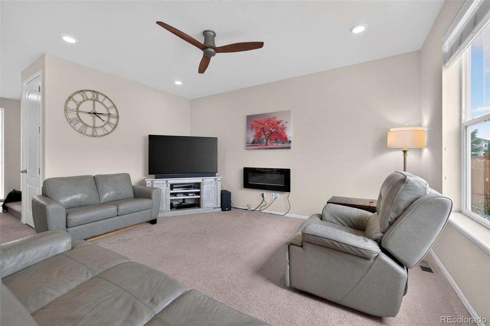 16068 Elizabeth St, Thornton, CO 80602 photo