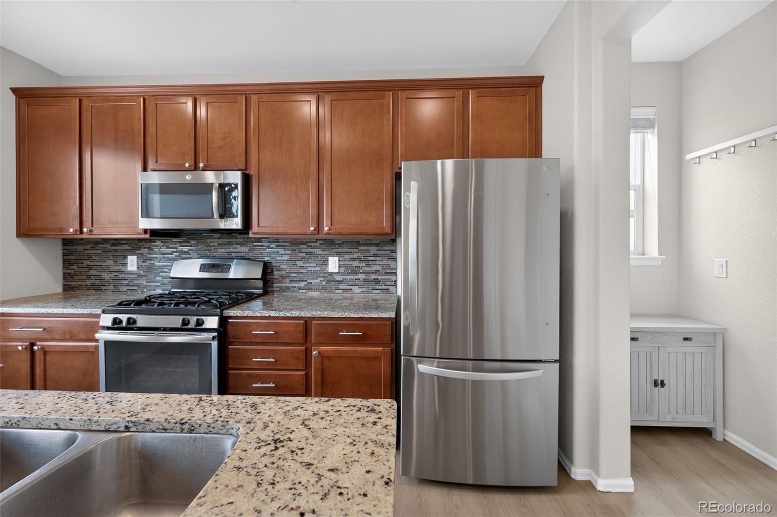 16068 Elizabeth St, Thornton, CO 80602 photo