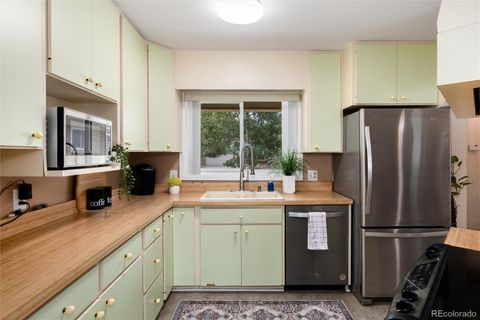 Single Family Residence in Centennial CO 6600 S Williams Circle 14.jpg