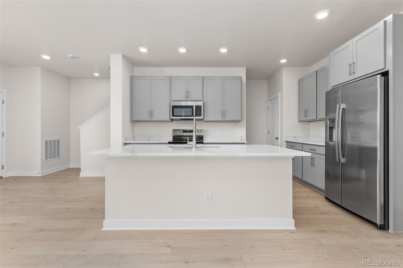 772 N Bently St, Watkins, CO 80137 photo