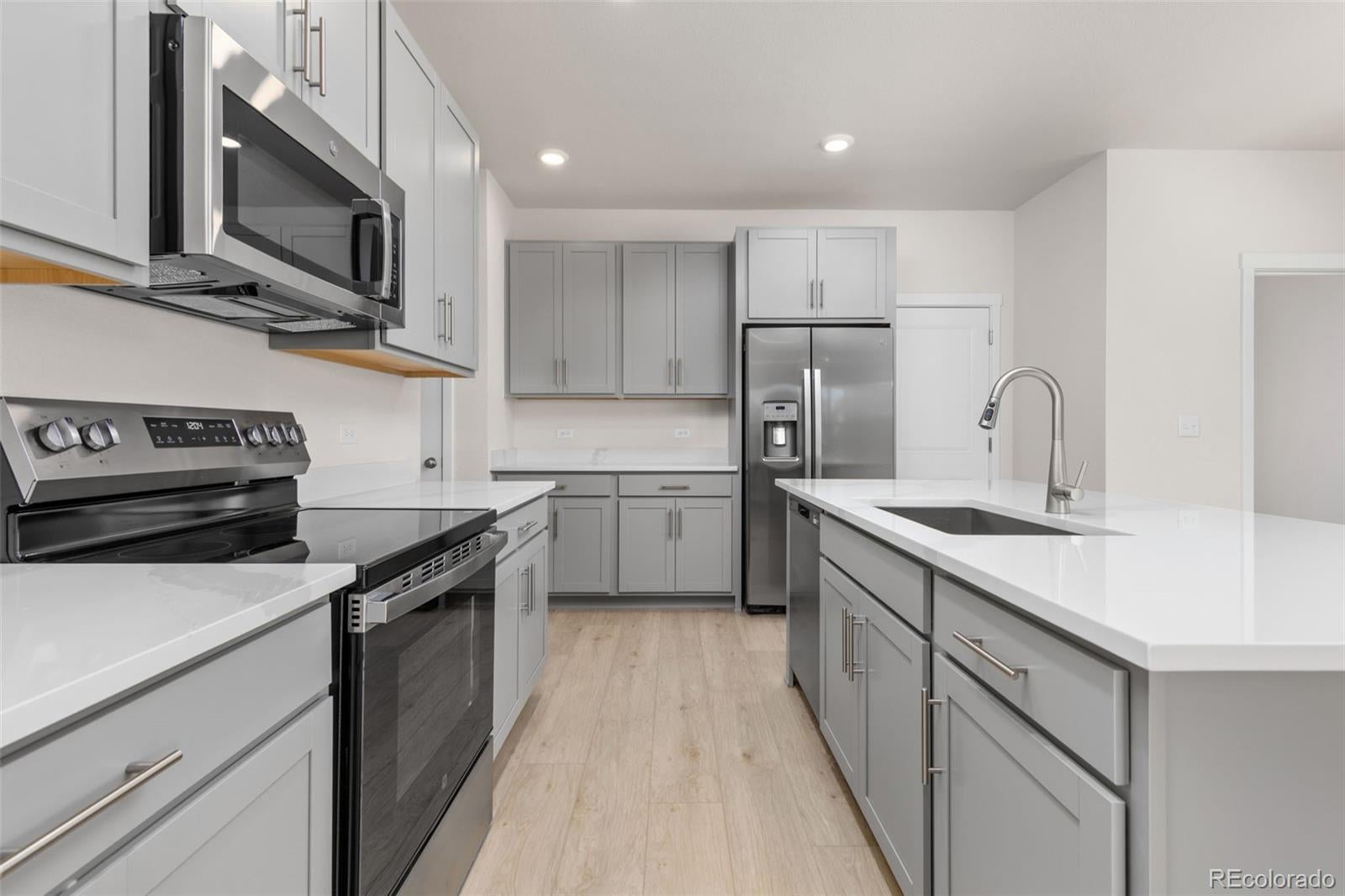 772 N Bently St, Watkins, CO 80137 photo