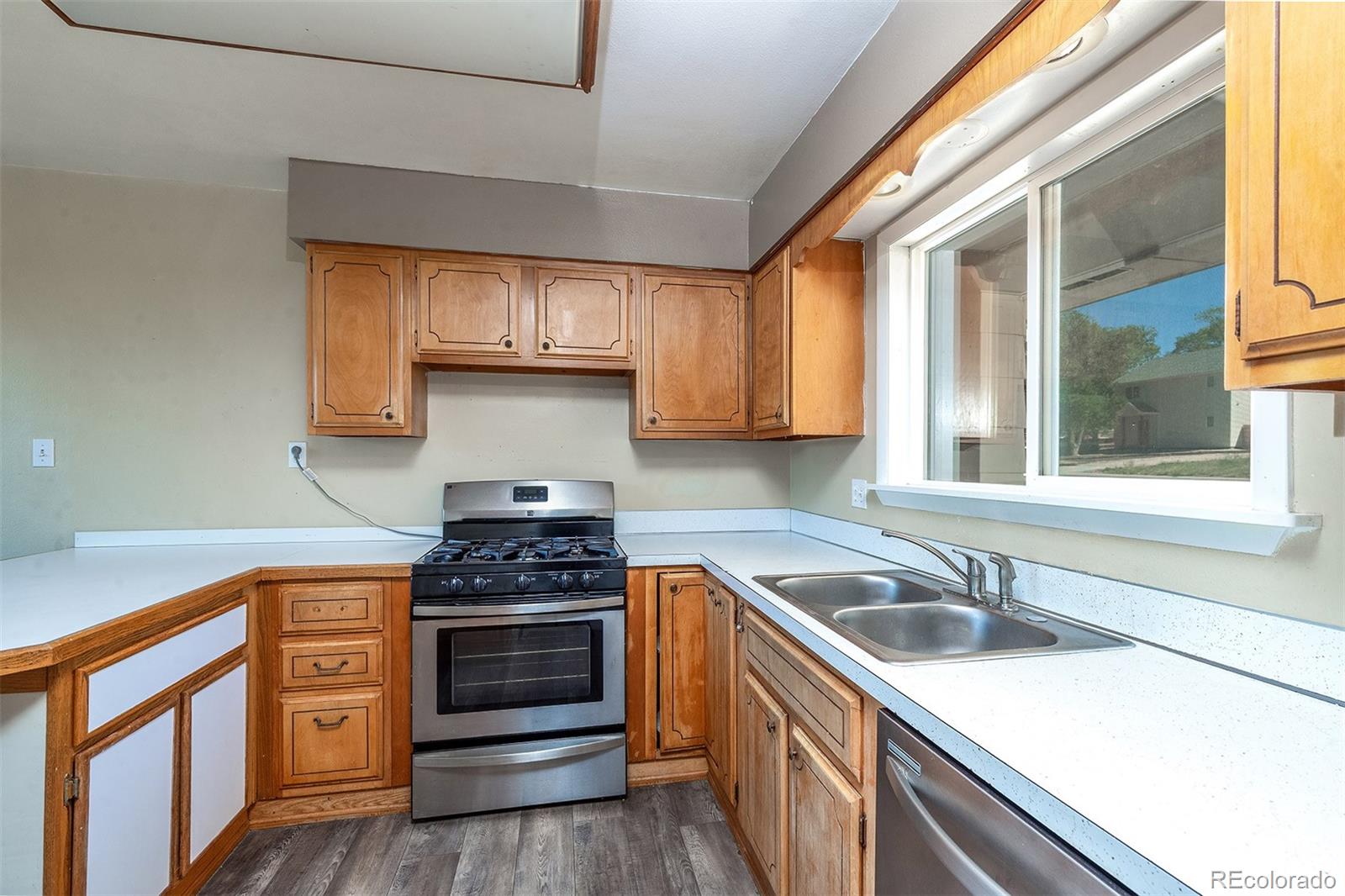 1443 Acacia Dr, Colorado Springs, CO 80907 photo