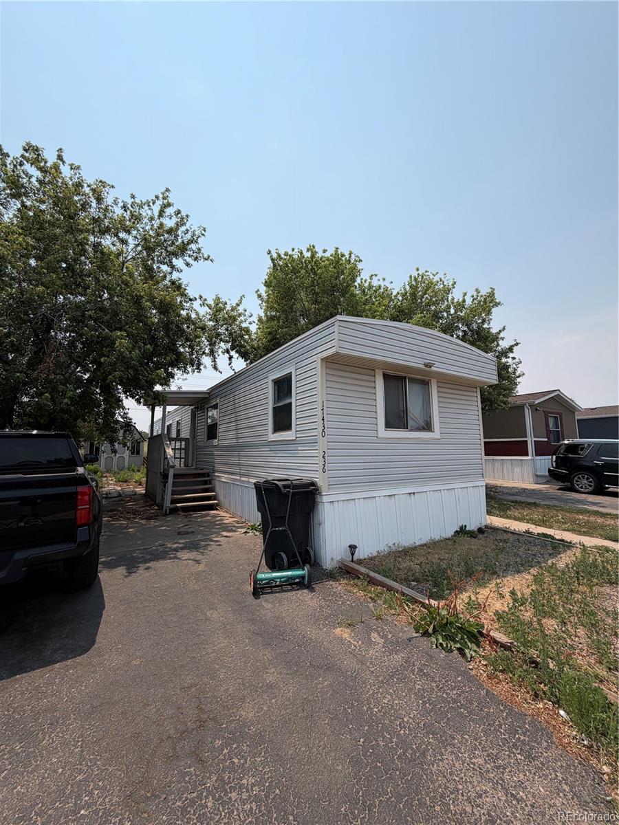 17430 15 Pl, Aurora, CO 80011