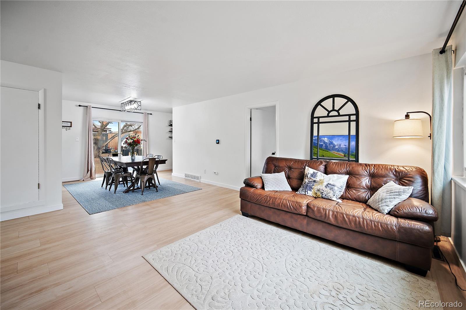 622 Paradise Ln, Colorado Springs, CO 80904 photo