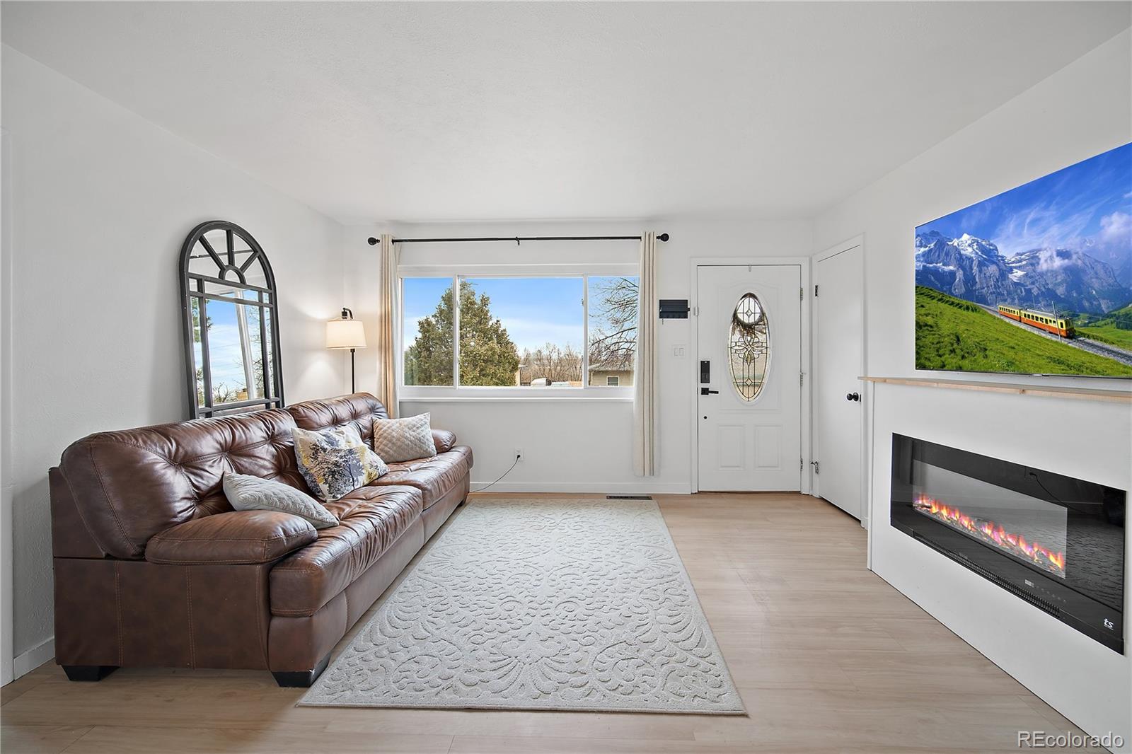 622 Paradise Ln, Colorado Springs, CO 80904 photo