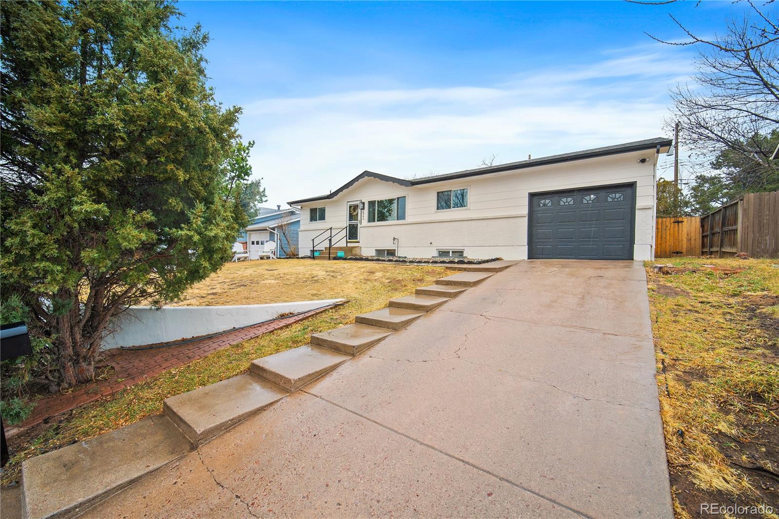 622 Paradise Ln, Colorado Springs, CO 80904 photo