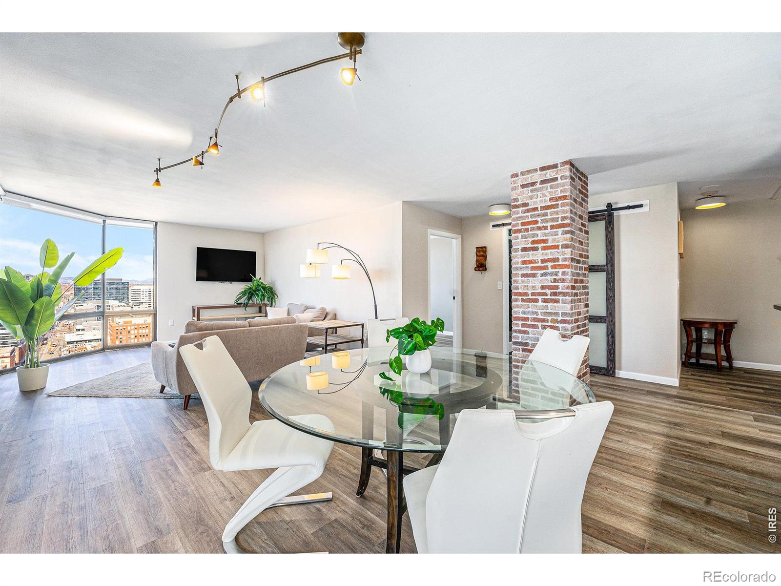 1625 Larimer St, Denver, CO 80202