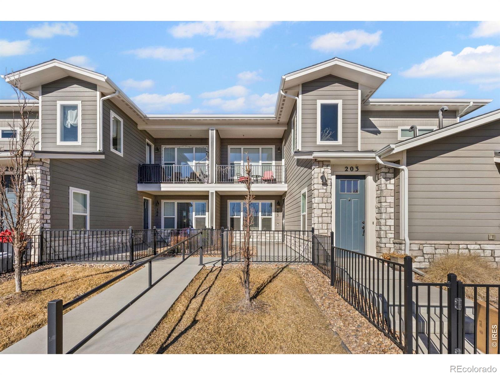 330 High Point Dr, Longmont, CO 80504