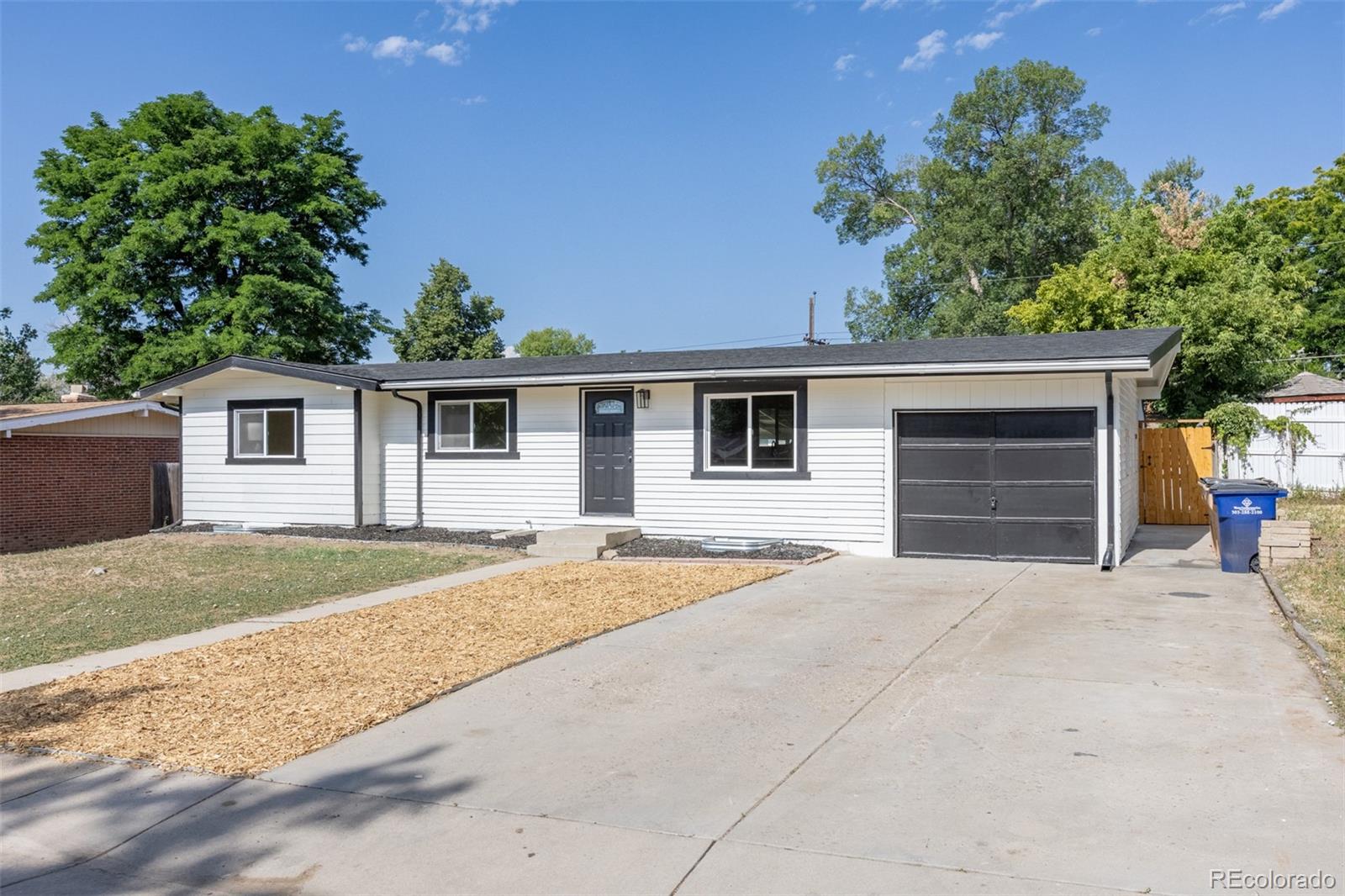 7819 Applewood Ln, Denver, CO 80221 photo