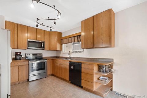 Single Family Residence in Northglenn CO 11624 Claude Court 13.jpg